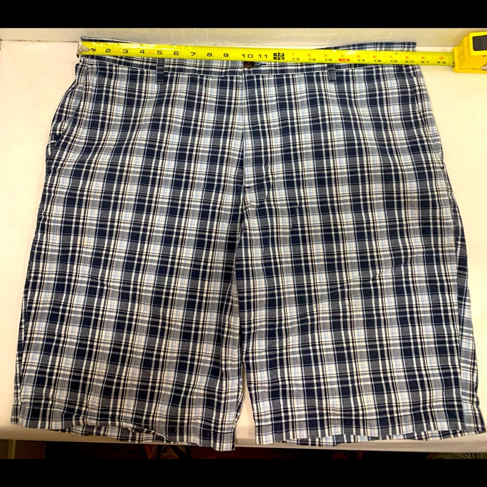 Men’s Dockers Blue Plaid Shorts Size 40. Ex Cond!